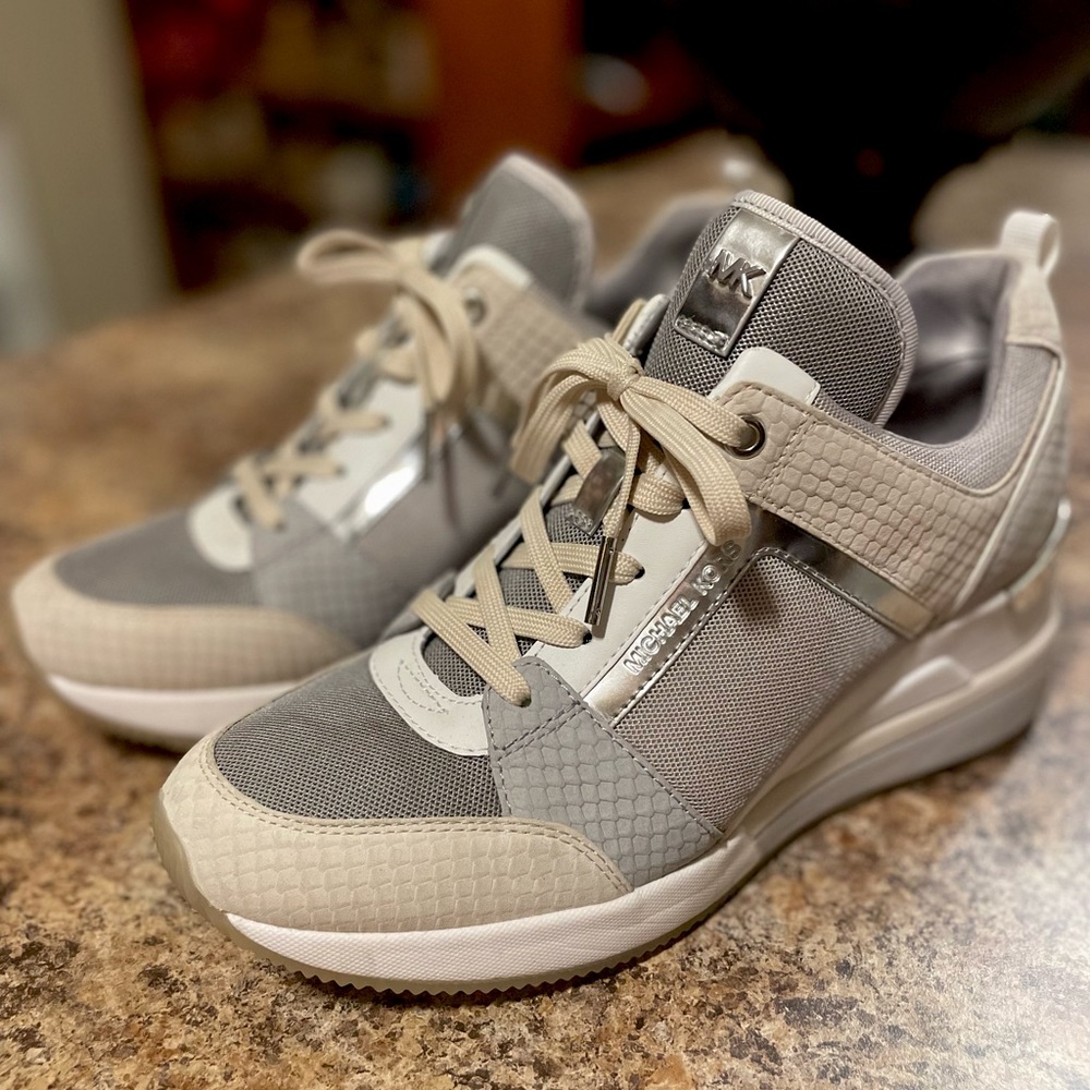 New! Michael Kors Georgie Sneakers